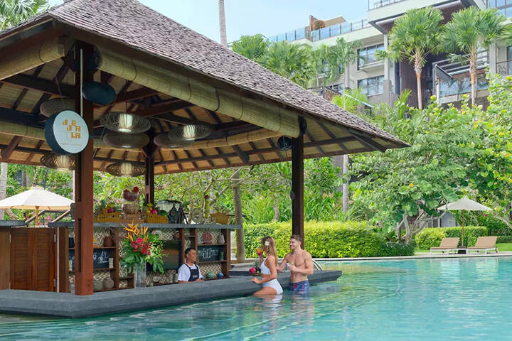 Swim-up bar at Movenpick Resort & Spa in Jimbaran Bali